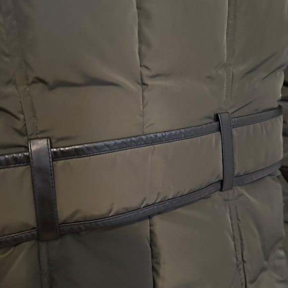 Mackage Kay Mid Length Down Fur trimmed Hooded Coat Women XS Army Green - Picture 7 of 14